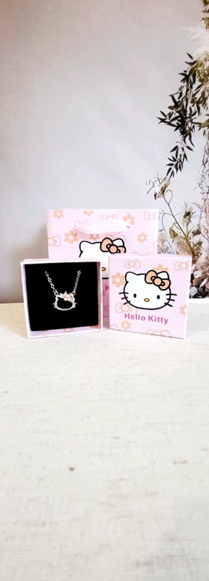 Collier Hello Kitty doré rose - coffret cadeau kawaii
