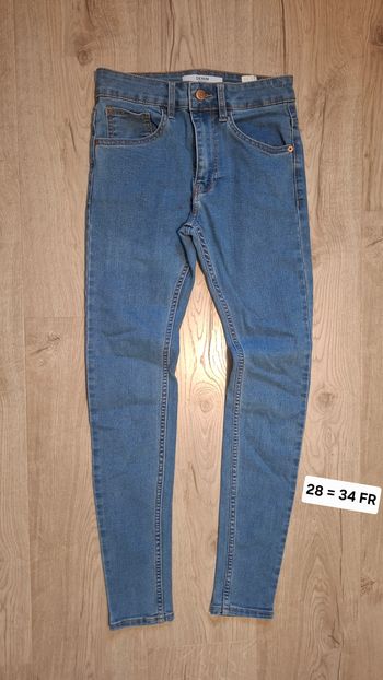 Jean skinny Bershka 34 TBE