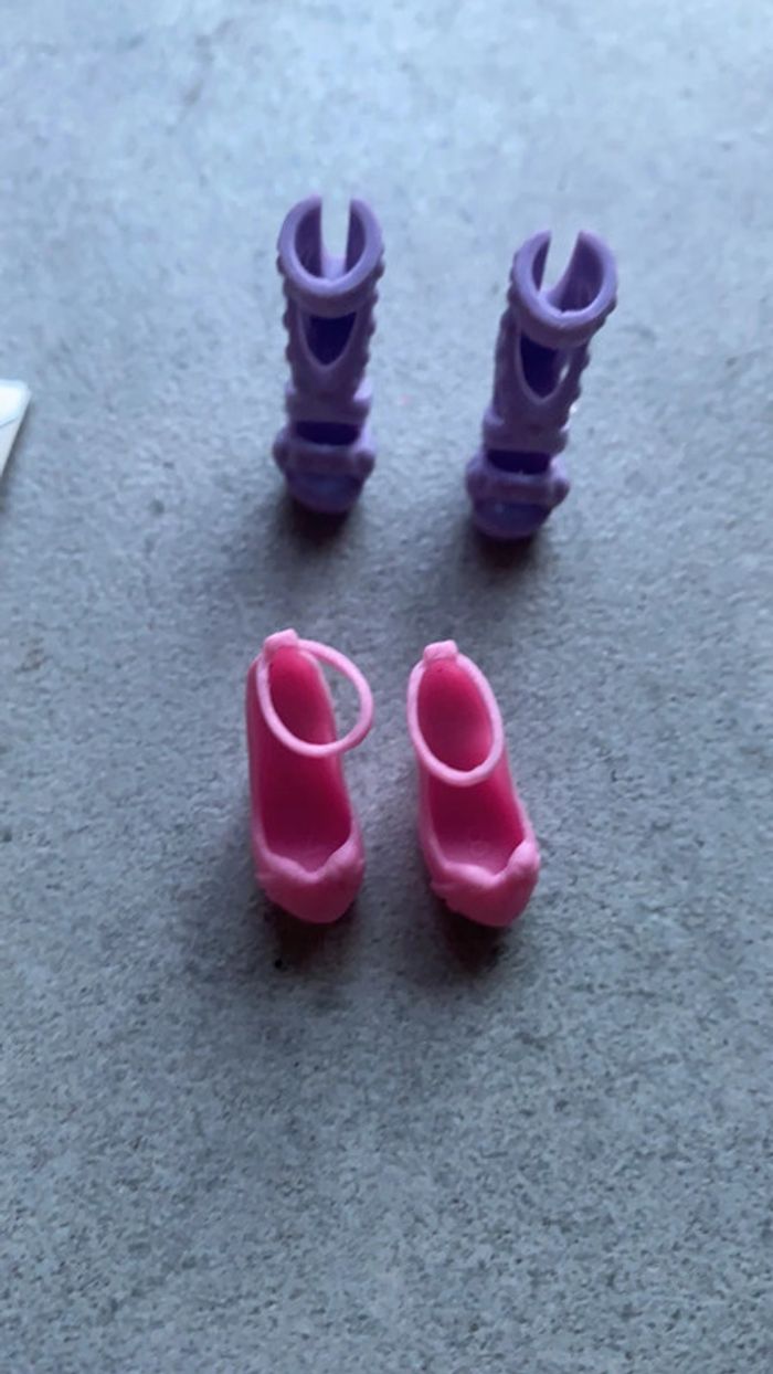 Lot accessoires chaussures pour poupée Barbie - photo numéro 4