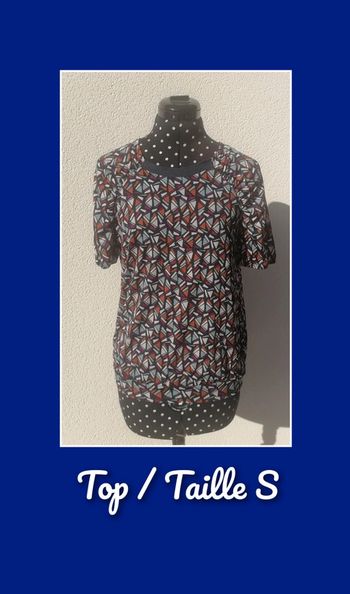 Top / tee-shirt géométrique bleu orange bordeaux crème Taille S