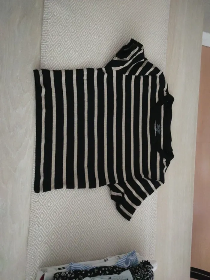 Haut Kiabi beige noir côtelé 12 ans