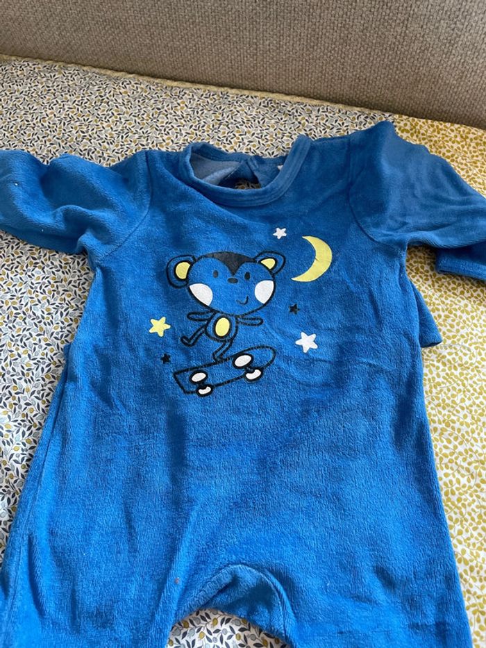 4 pyjamas velours 3 mois - photo numéro 4