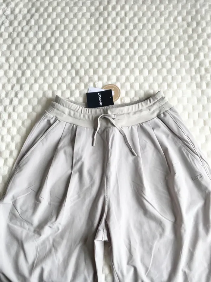 Pantalon large neuf - photo numéro 4