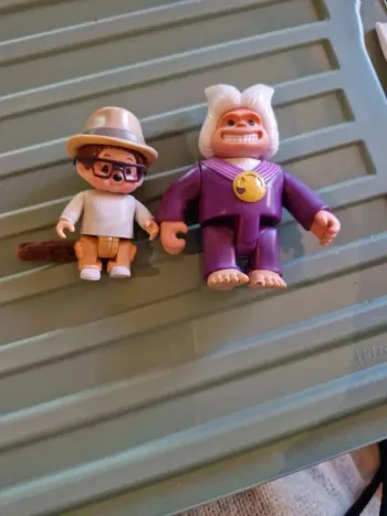 Lot de 2 figurines kiki aikor