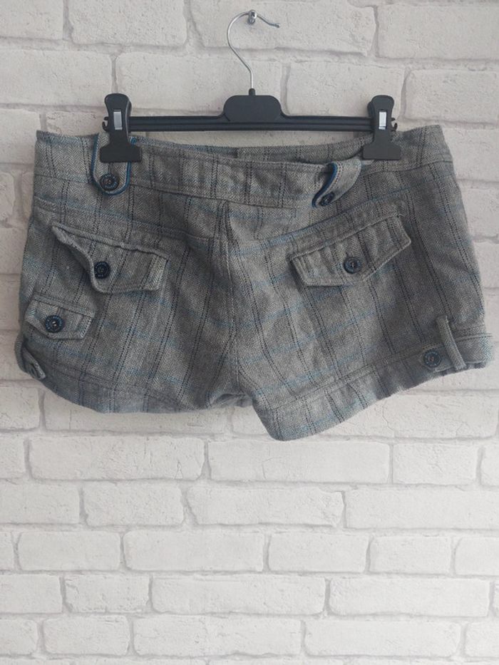 Short Bershka taille 40 - photo numéro 2