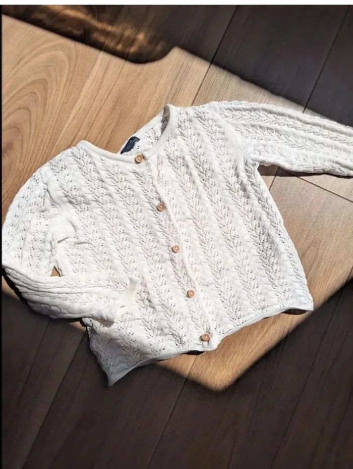 Gilet dentelle ajourée