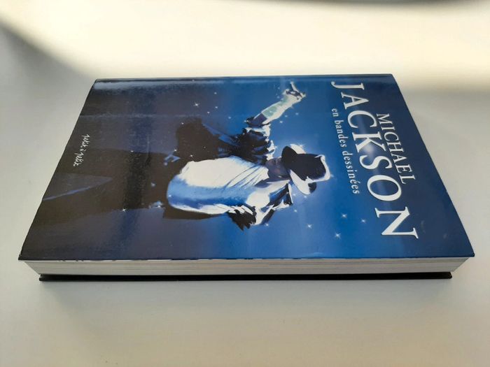 Livre dédicacé Michael Jackson en bandes dessinées - photo numéro 5