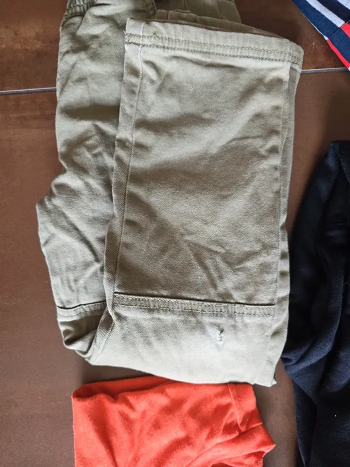 Lot vêtements 8 ans - photo numéro 2