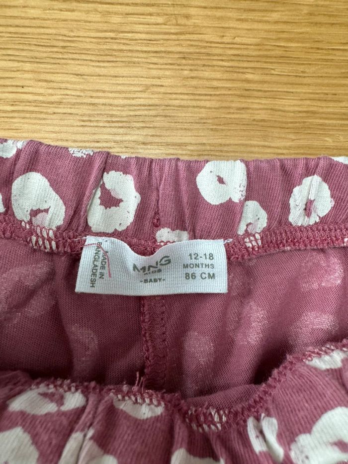 Short fond rose foncé et fleurs blanches - Taille 2/3 Ans - photo numéro 4