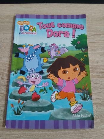 Livre tout comme Dora