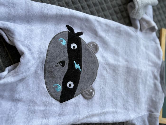 Lot de deux superbes pyjamas mixte pour bébé , taille 6mois - photo numéro 4