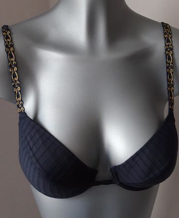 Soutien-gorge allande