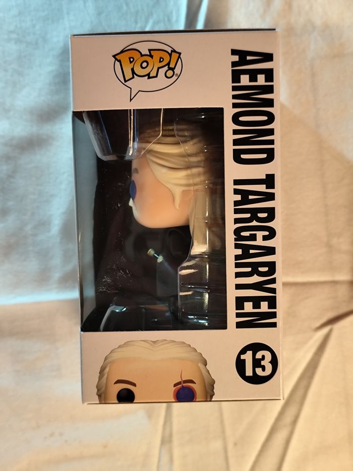 Figurine Funko Pop Aemond Targaryen 13 Glow Chase House of the Dragon - photo numéro 3