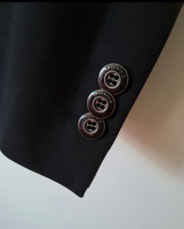 Veste noire Lagerfeld taille 40, très bon état - photo numéro 5