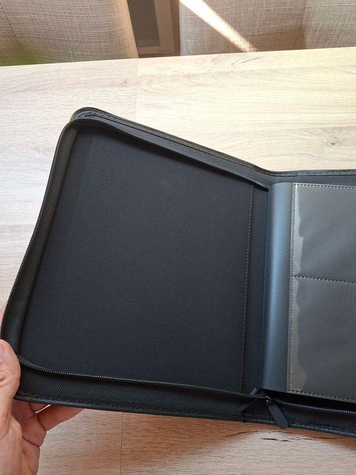 Classeur zip jaune de rangement pour 128 cartes sous toploaders Pokémon de qualité premium - photo numéro 4