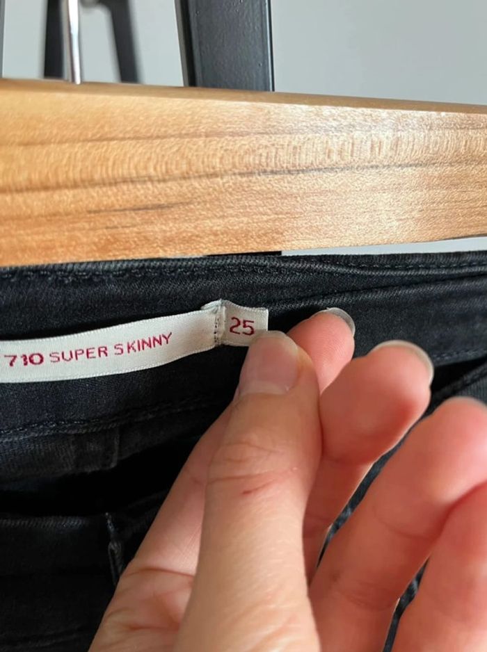 Jean skinny noir 710 Levi’s - photo numéro 3