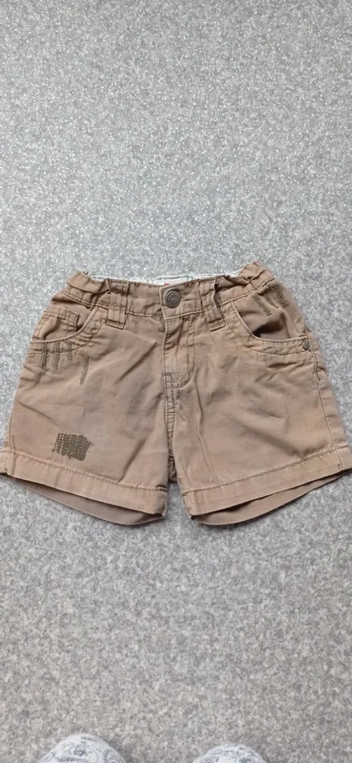 Dpam short taille 5 ans 
Bien porté - photo numéro 4