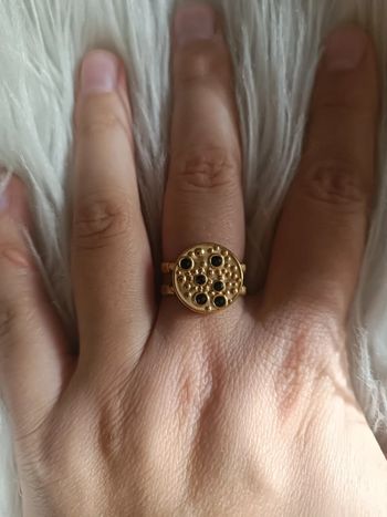 Bague dorée en acier inoxydable ajustable strass noir Bohm Neuf dans son emballage d'origine