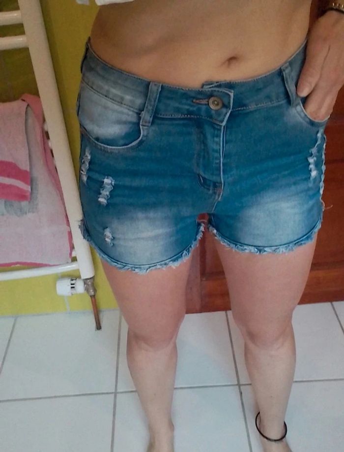 Short femme en simili jeans bleu - photo numéro 2