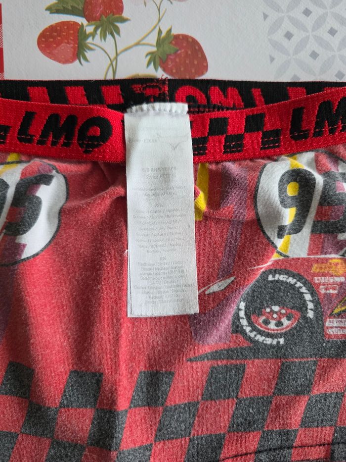 LOTS DE 2 BOXERS DISNEY PIXAR THE CARS ROUGE/,BLANC TAILLE 6/8 ANS - photo numéro 4