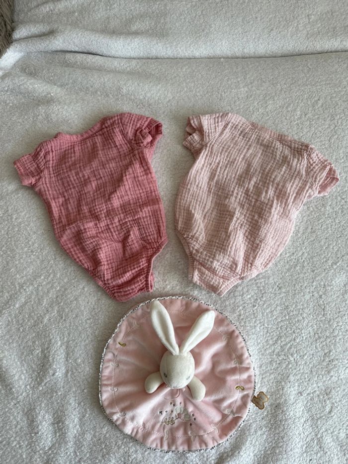 Lot de deux bodies roses 62 cm - photo numéro 4