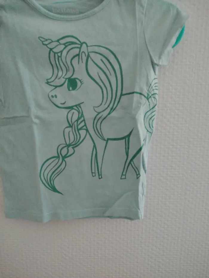 T-shirt licorne neuf taille 3 ans - photo numéro 2