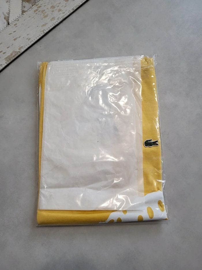 T-Shirt lacoste jaune Manche Courte Oversized Crocodile Print - photo numéro 7