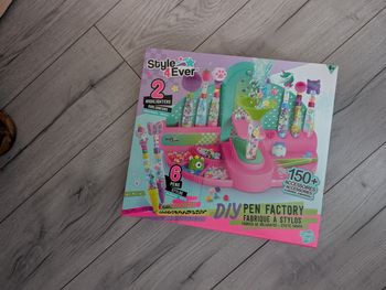 Fabrique à stylos et 150 accessoires 