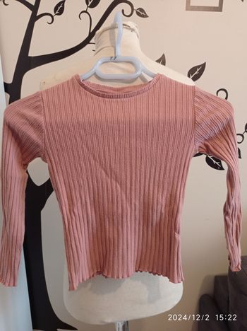 pull rose de Zara 8ans réf R240 P11