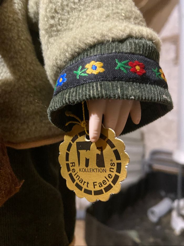 Poupée de collection en porcelaine de Rf collection - photo numéro 4