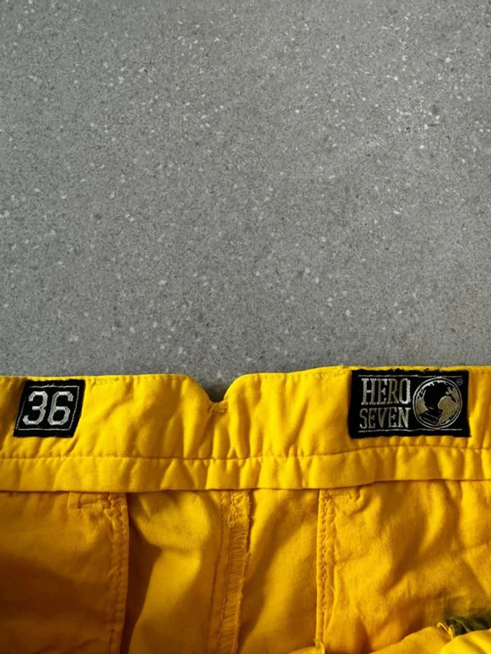 Short Jaune Hero Seven 36, très bon état 48x50cm - photo numéro 2