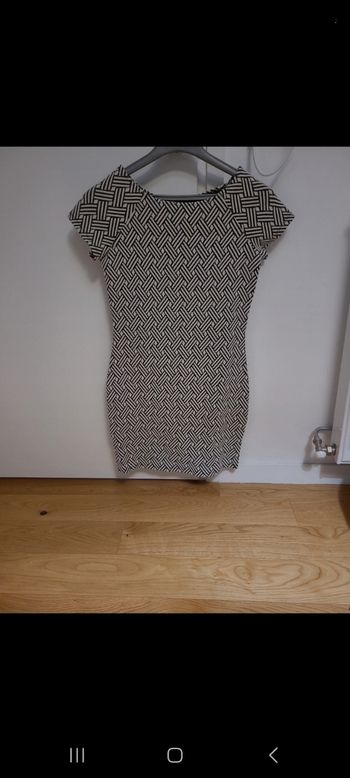 Robe mango moulante élégante