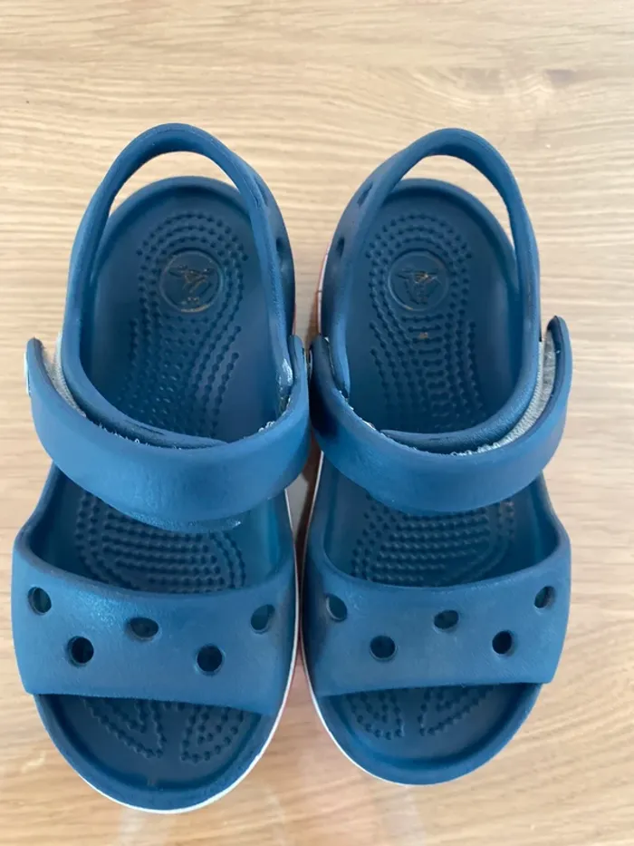Sandales Crocs T 24-25 (8) - photo numéro 3