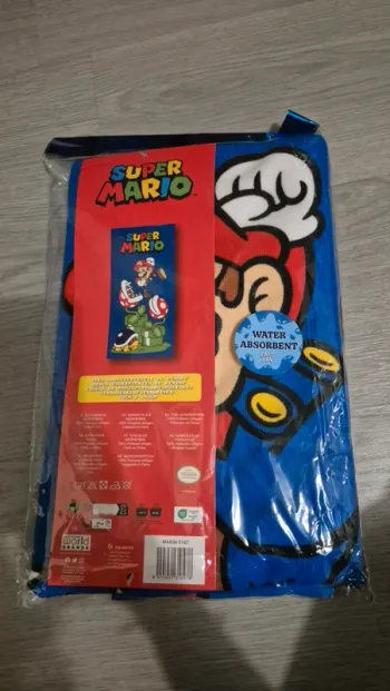 Serviette plage mario neuve. 😀