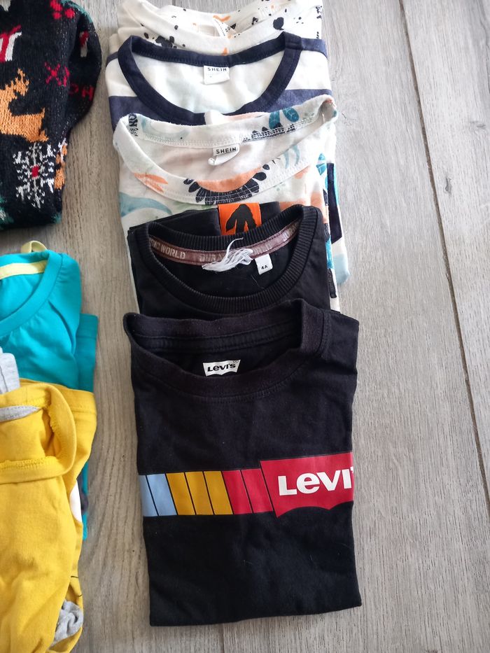 Lot de vêtements garçon 4 ans - photo numéro 2