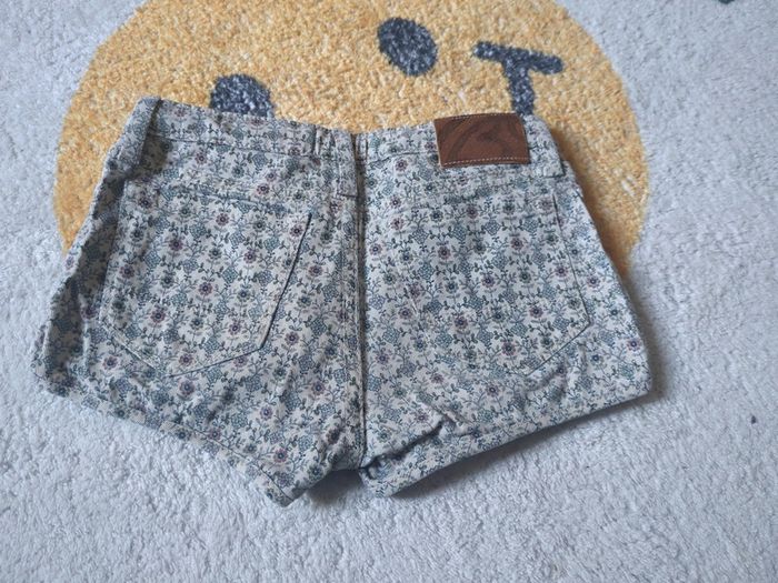 Short bellerose 8 ans motif vintage fleurs - photo numéro 3