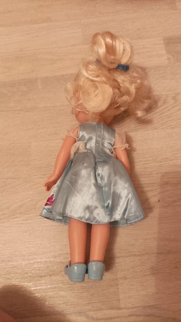 Poupée pour jouer ou déco - photo numéro 2