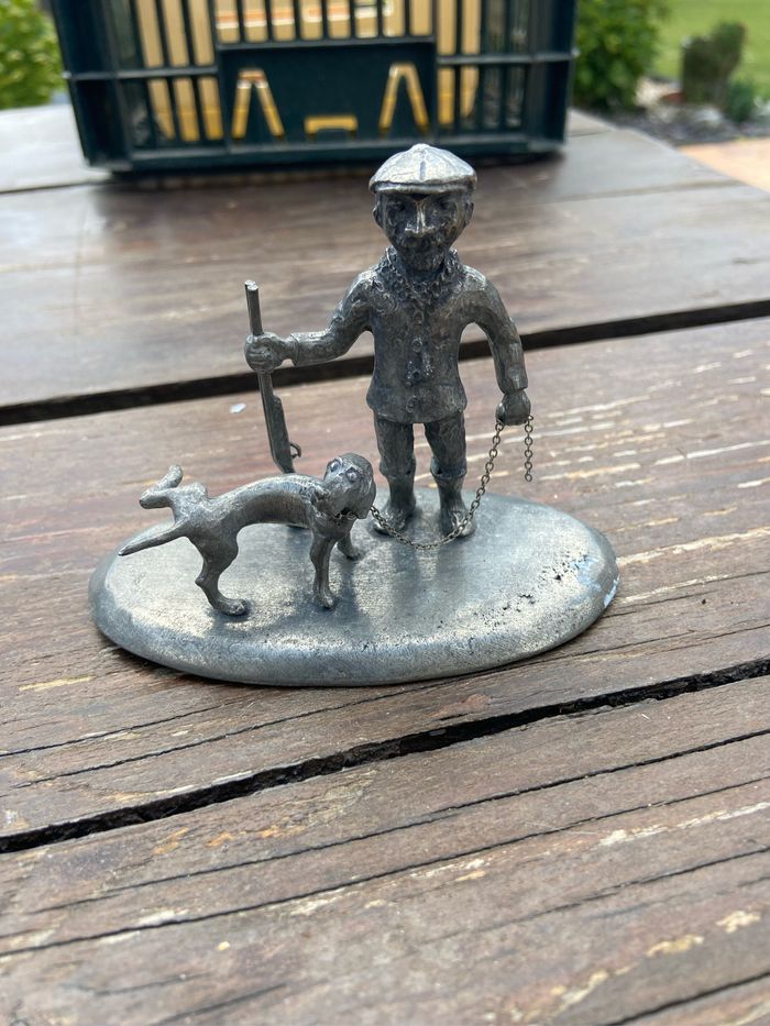 Chasseur et son chien en étain de Michel Laude