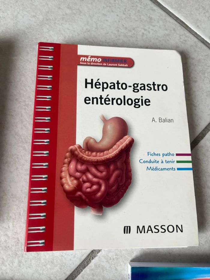 Livres sur la médecine (ISFI) - photo numéro 4