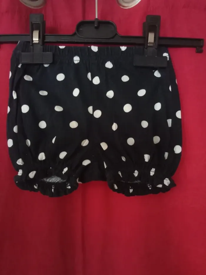 (97)lot de 2 shorts 6 mois très bon état