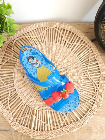 Sandales de bain Blanche Neige Crocs Pointure 34/35
