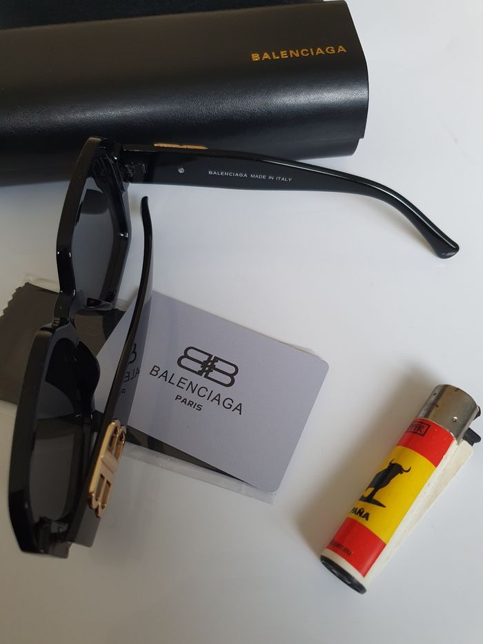 Lunettes de Soleil BALENCIAGA Noir & Or – Modèle BB Luxe – Avec Boîte Officielle - photo numéro 4