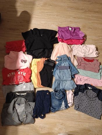 Lot vêtements fille hiver/été 4 ans TBE