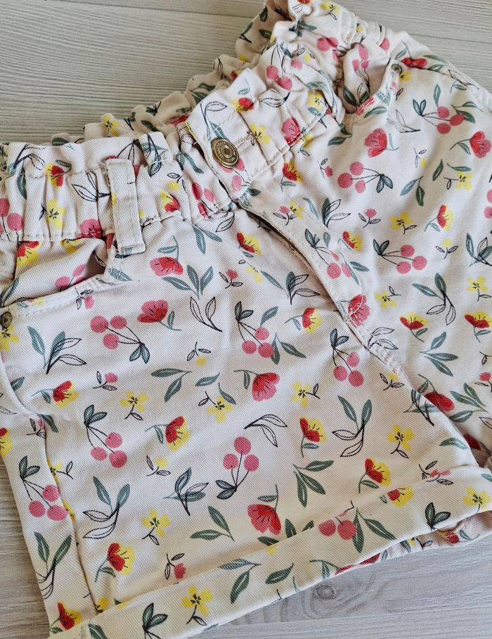 Short fleuri fille Tape à l'oeil TAO 4 ans NEUF - photo numéro 2