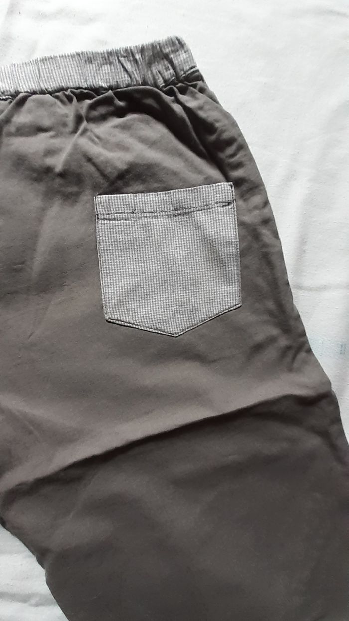 Pantacourt marron clair avec poches plaquées au dos - photo numéro 7