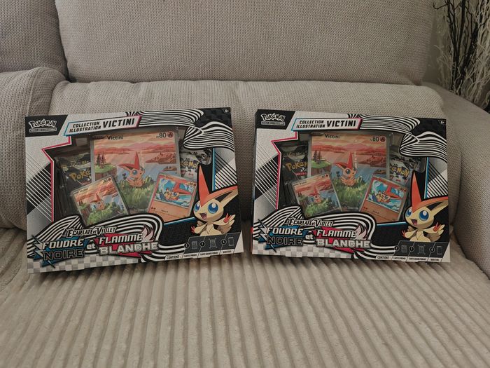 Lot de 2 coffrets victini