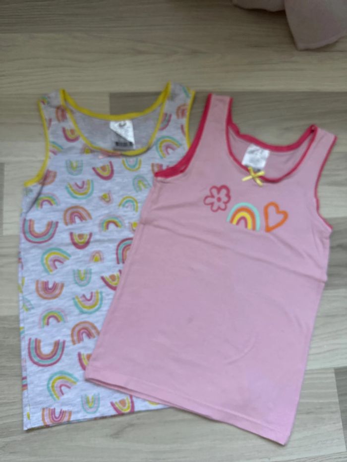 Lot débardeurs 5-6 ans