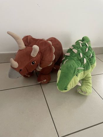 Peluches dino