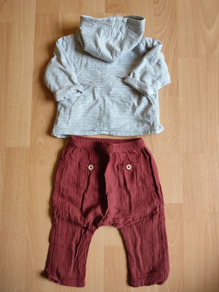 Lot ensemble pantalon + sweat zippé à capuche en 6M - photo numéro 3