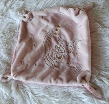 Doudou carré plat mouchoir rose licorne arc en ciel - lune et étoiles - Simba 